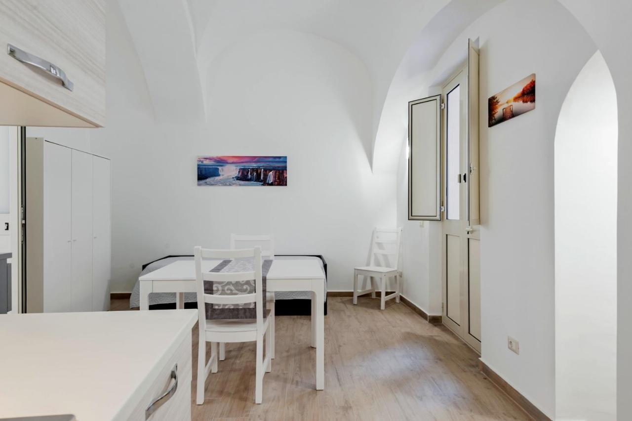 Trinita' 57 Apartments By Wonderful Italy Катания Екстериор снимка