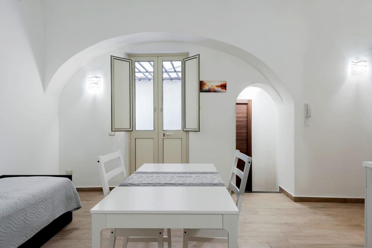 Trinita' 57 Apartments By Wonderful Italy Катания Екстериор снимка